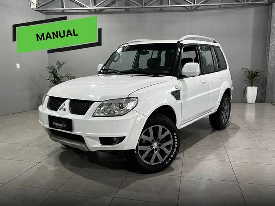 MITSUBISHI PAJERO TR4 2.0 4X2 16V 140CV FLEX 4P MANUAL